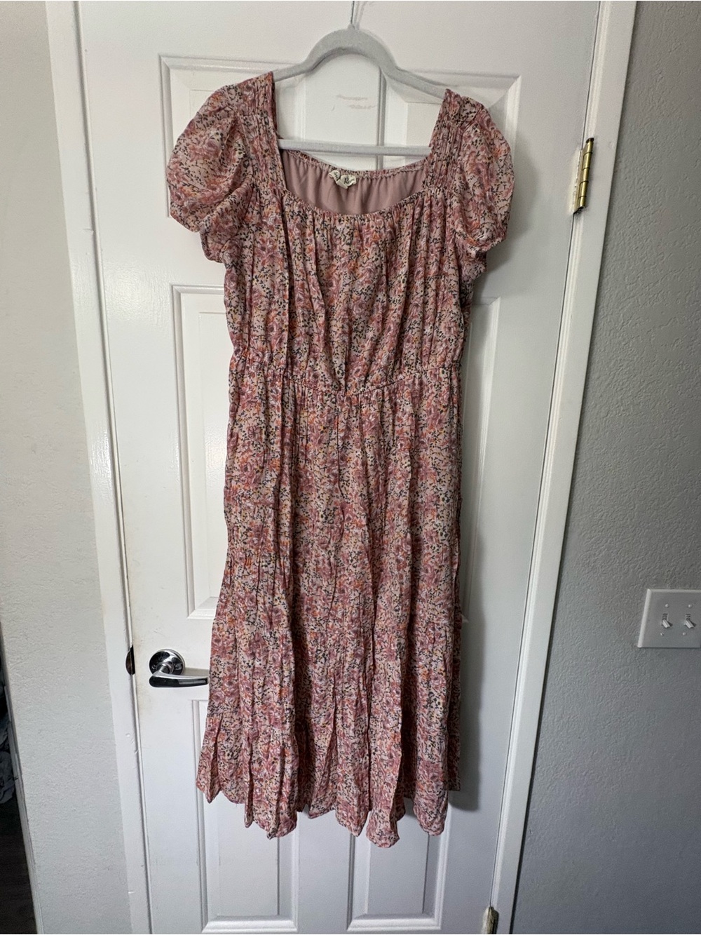 Blush Floral Puff-Sleeve Maxi Dress